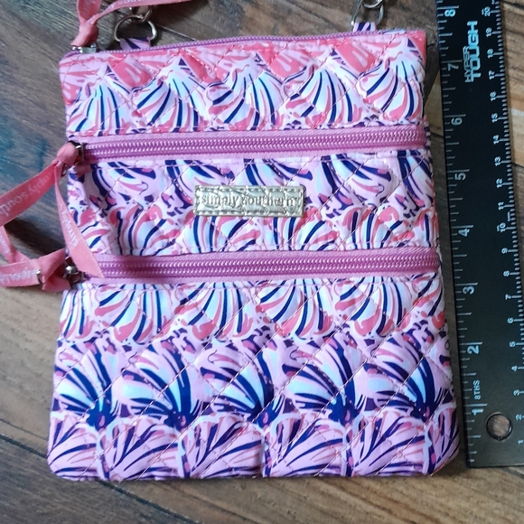 Simply Southern Mini-Cross Scallop Pattern Lightly Used - Picture 4 of 8